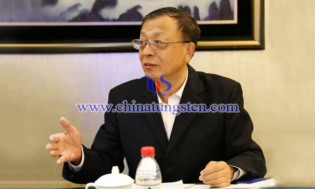 中國有色協(xié)會副會長、中國鎢協(xié)會長丁學全
