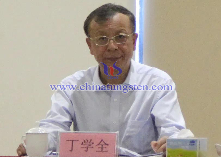 中國有色金屬工業(yè)協(xié)會副會長、中國鎢業(yè)協(xié)會會長、主席團主席丁學(xué)全