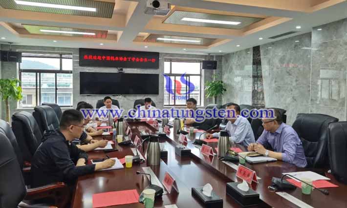 鎢協(xié)會(huì)長到長沙科研單位、高校及企業(yè)調(diào)研圖片